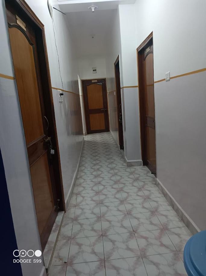 Tara Guest House بود جايا المظهر الخارجي الصورة