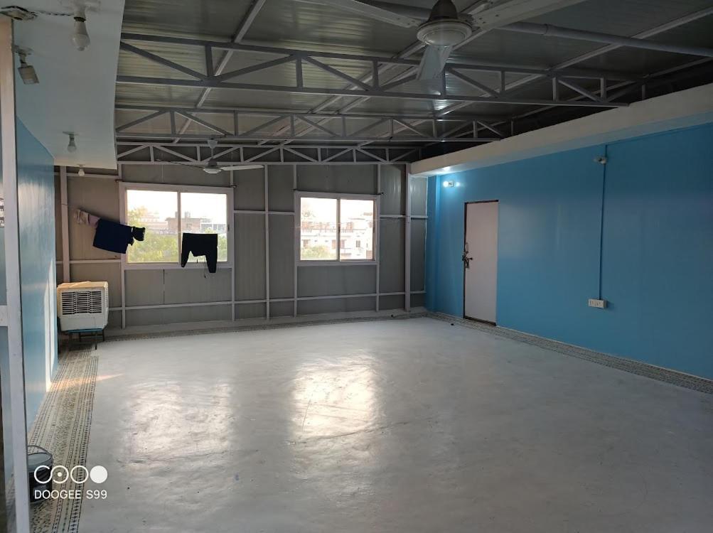 Tara Guest House بود جايا المظهر الخارجي الصورة